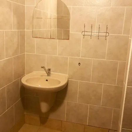 Herberk U Modre Krepelky Chalé *