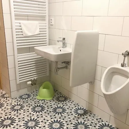Herberk U Modre Krepelky Josefŭv Dŭl